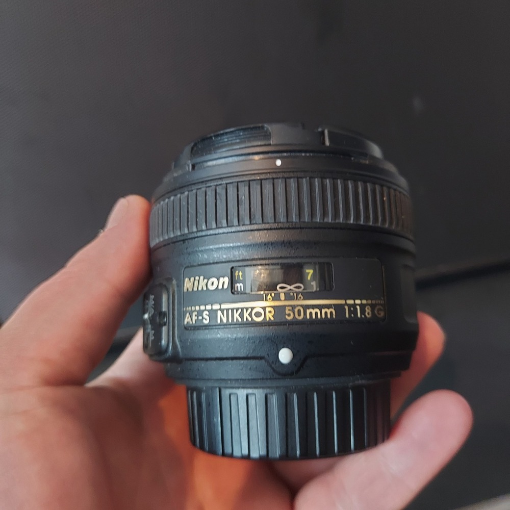 Nikon AF-S Nikkor 50mm f/1.8G Prime Lens for Nikon DSLR Cameras Black